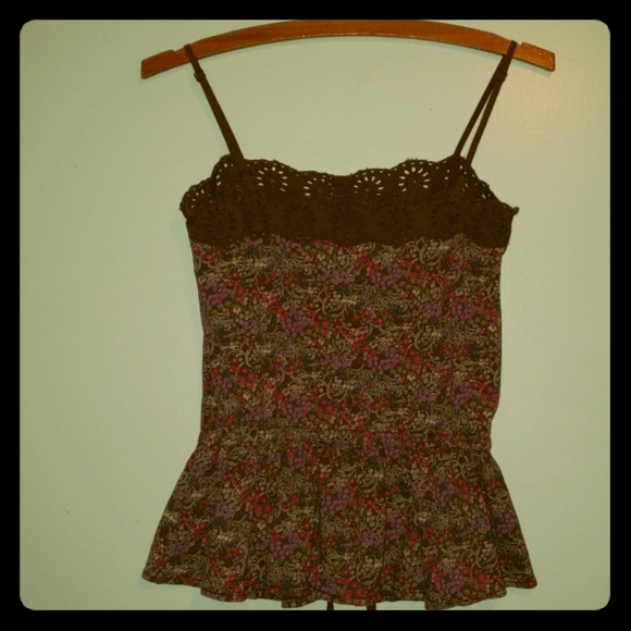 Sweet Country Looking Camisole - Picture 3 of 5